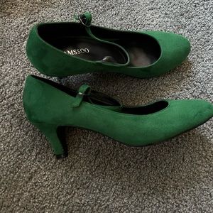 Camssoo green low heels size 7